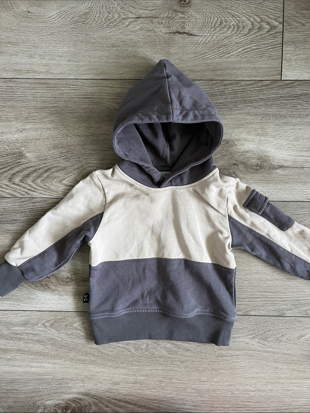 Olive + Scout Kids Two-Tone Hooded Pullover Sweatshirt - Cream & Gray